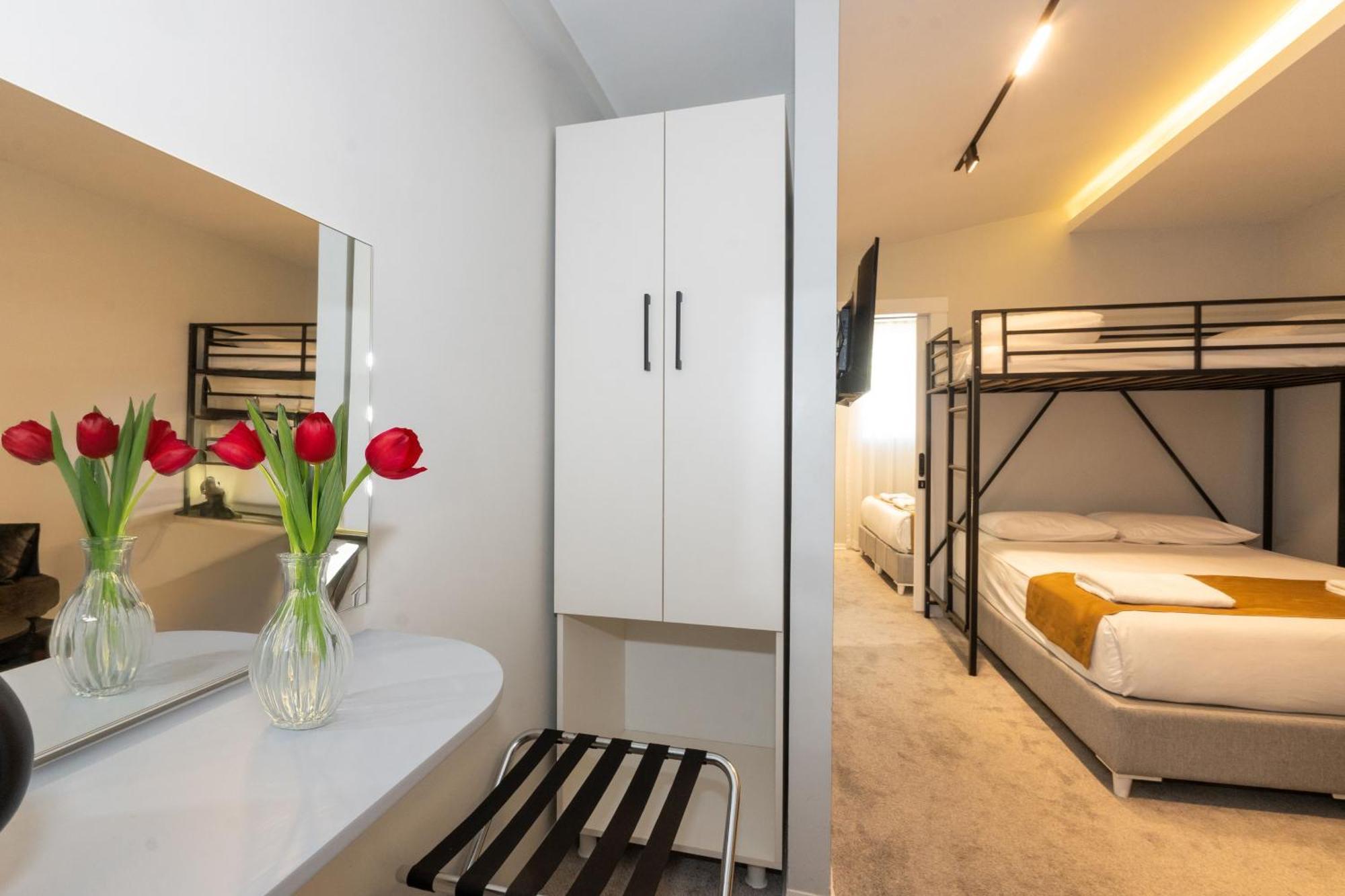 Istanbul Holiday Hotel Bagian luar foto