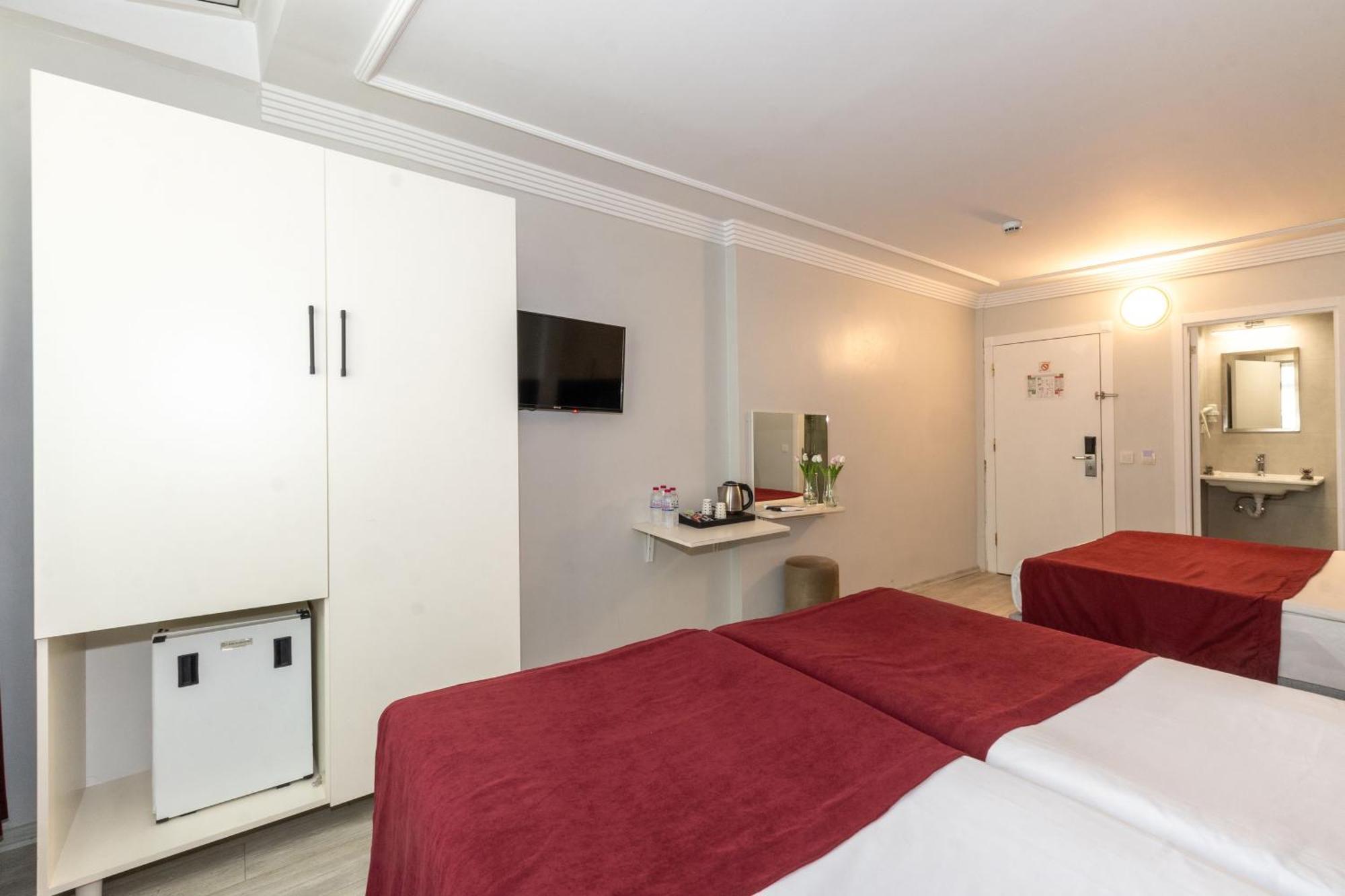 Istanbul Holiday Hotel Bagian luar foto