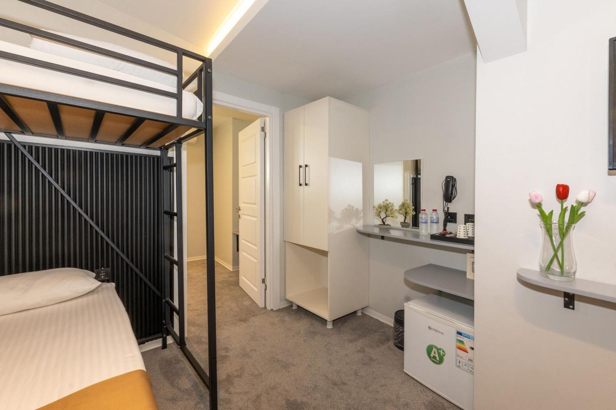 Istanbul Holiday Hotel Bagian luar foto