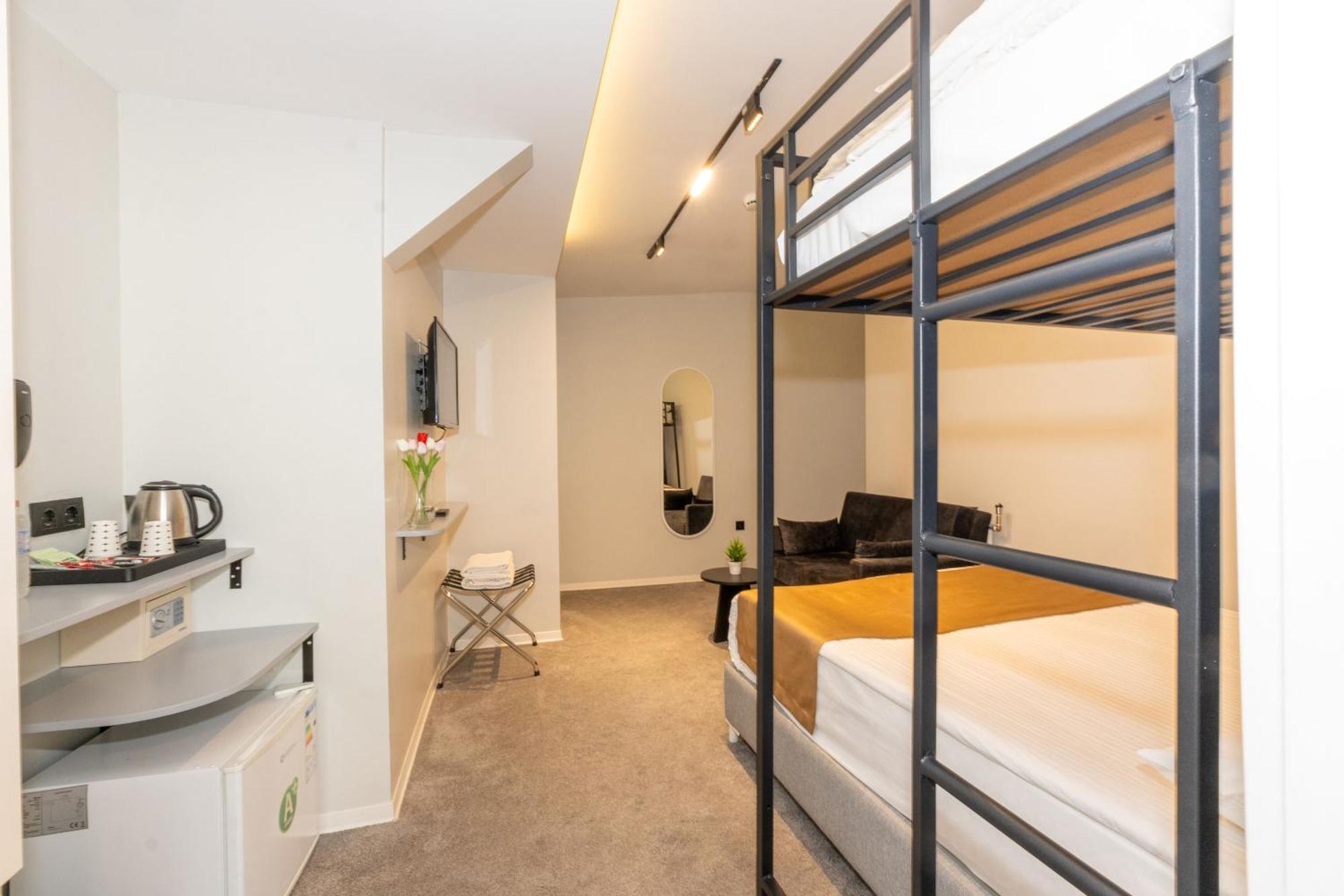 Istanbul Holiday Hotel Bagian luar foto